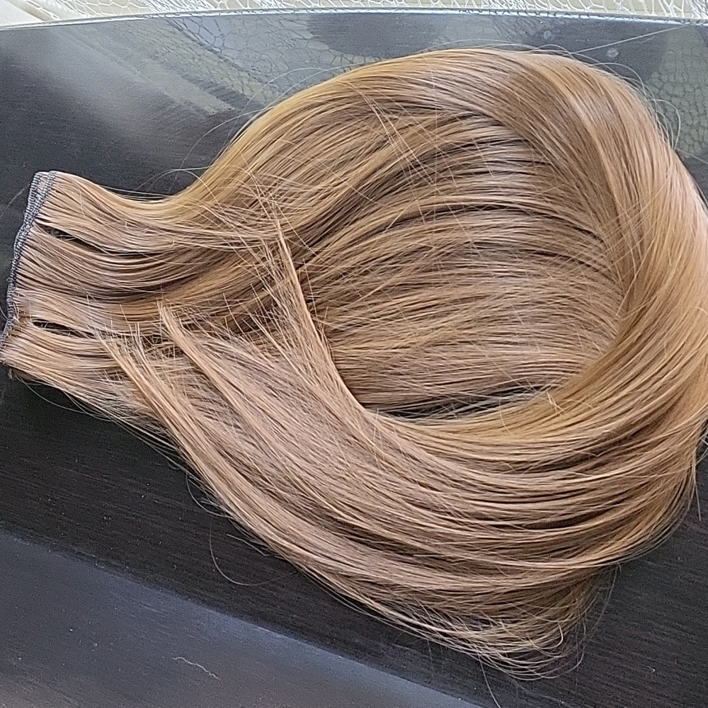 Brown Hair Extensions [DO NOT GET FOOL BY THE REPOSH PICTURES] - Picture 4 of 6